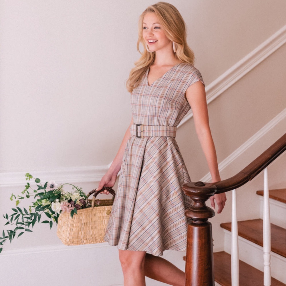 Gal Meets Glam Kelly